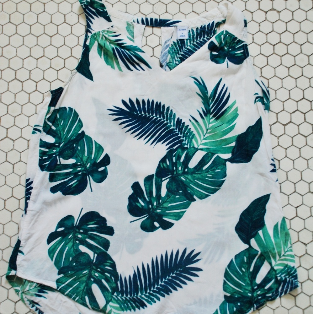 Blue-green Tropical tank
